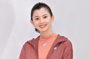 朝比奈彩の子供の性別？子供の頃と子供時代？身長と年齢？本名と国籍？インスタと写真集？